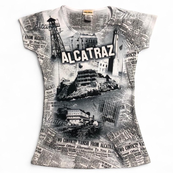 Sun Shirt Tops - 90s Alcatraz AOP Tee